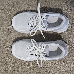 OC ON clouds runner size 6.5